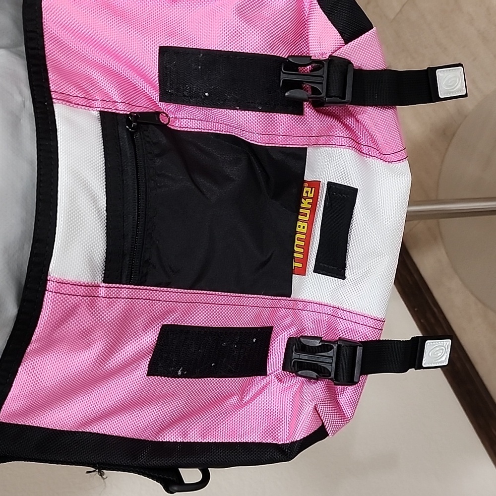 Timbuk2 Classic Billboard Messenger Bag Pink and White Medium Size Carry On - Picture 9 of 16